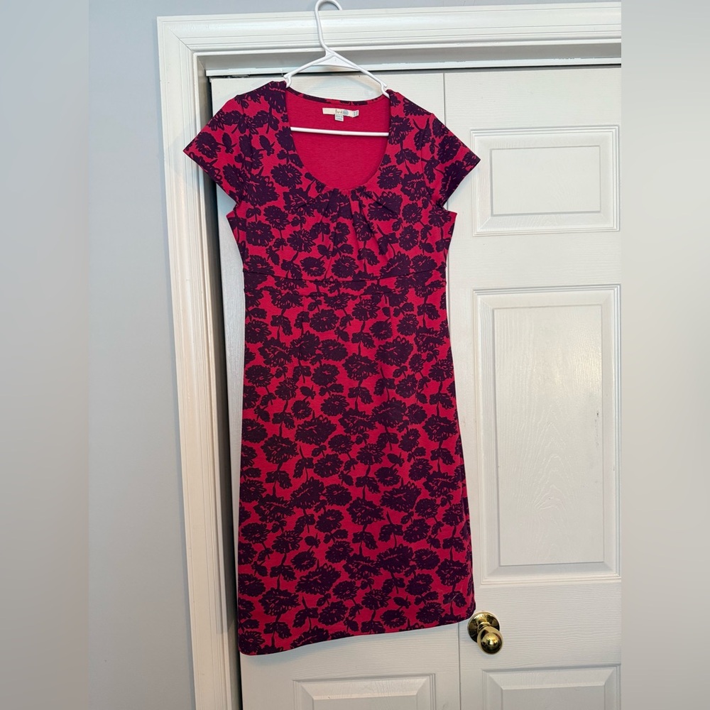 Boden Pink and Black Sheath Dress V-Neck Short Sleeve